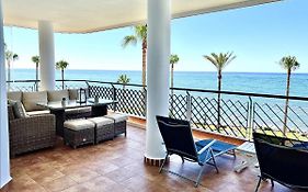Mi Capricho 170 Beachfront Apartment